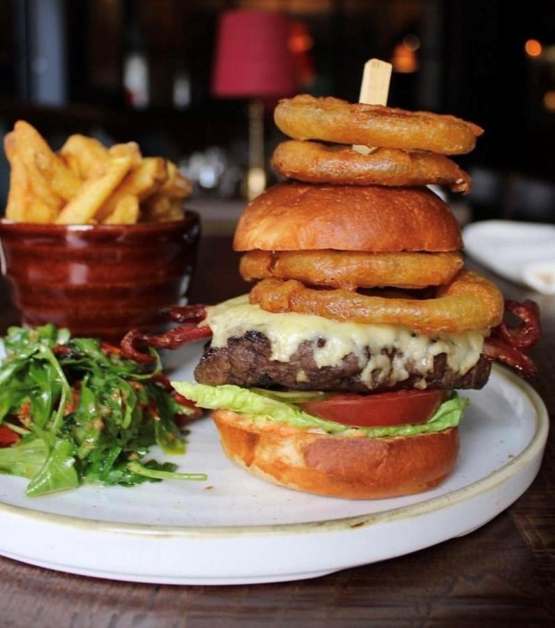 The Nevill Arms Hotel Medbourne ภายนอก รูปภาพ